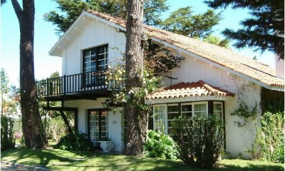 Venta casa en Punta del Este - 4 dormitorios y gran jardín