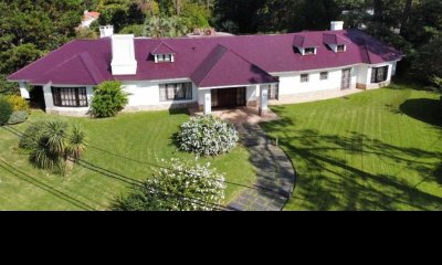 VENDE CASA 5 DORMITORIOS