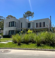 Venta casa - 5 Dormitorios + Piscina y Barbacoa. La Arbolada, Punta Del Este