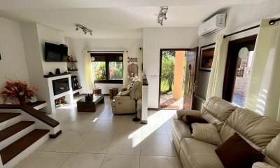 Venta casa 3 dormitorios más dependencia. Pinares, Punta del Este.