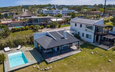Venta casa 4 dormitorios. Las Grutas, Punta Ballena