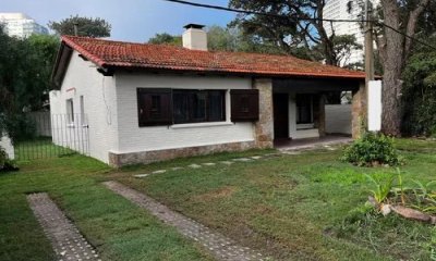Venta Casa En La Mejor Ubicación De Playa Mansa a Metros Del Mar