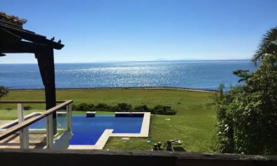 Alquiler temporada gran casa en Punta Ballena en primera linea. 5 dormitorios