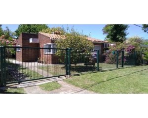 Venta Casa - 2 Dormitorios + Barbacoa con Apto - Piriapolis