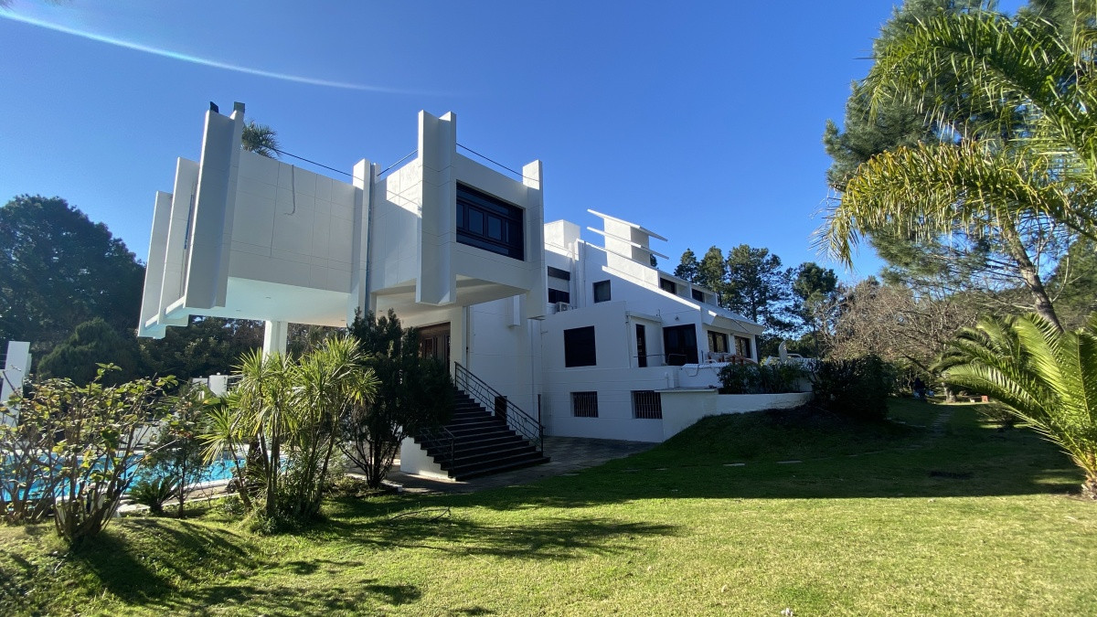 Venta residencia en Punta Ballena. 