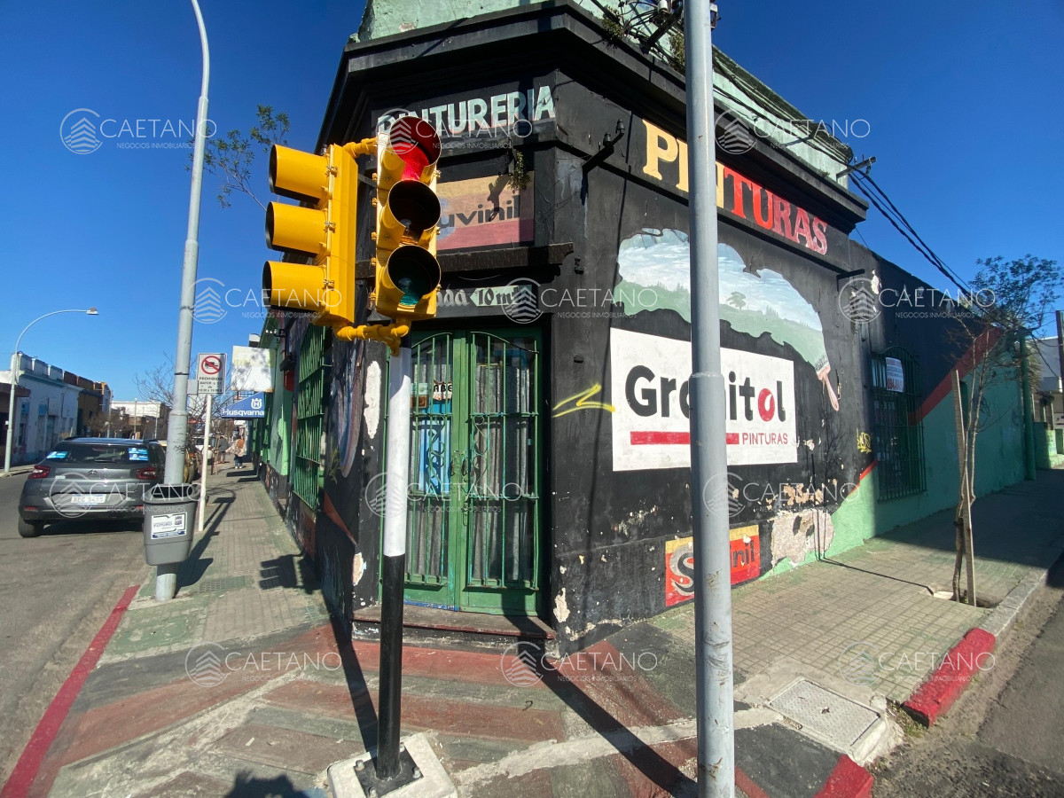 Venta Local en Pleno centro de Maldonado, Esquina ideal  - DMC13308L
