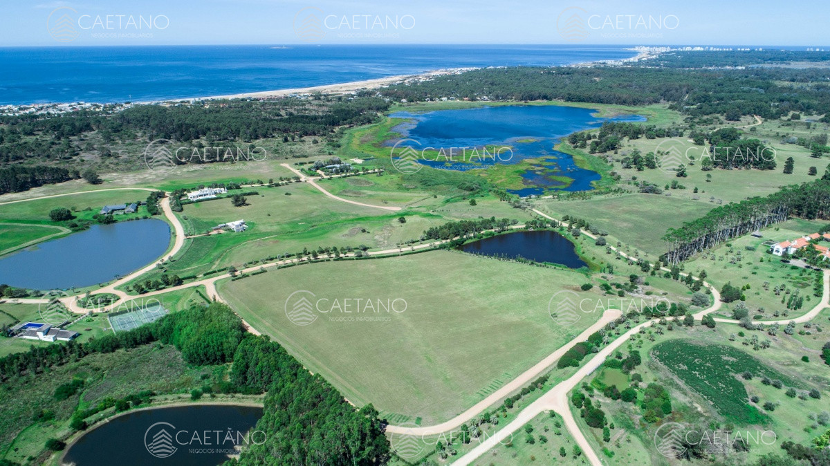 Barrio Privado - Laguna Estate 