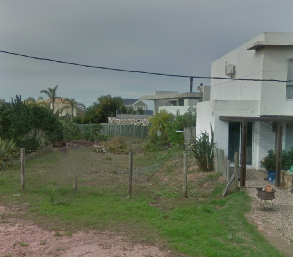 Venta terreno Montoya, La Barra. 
