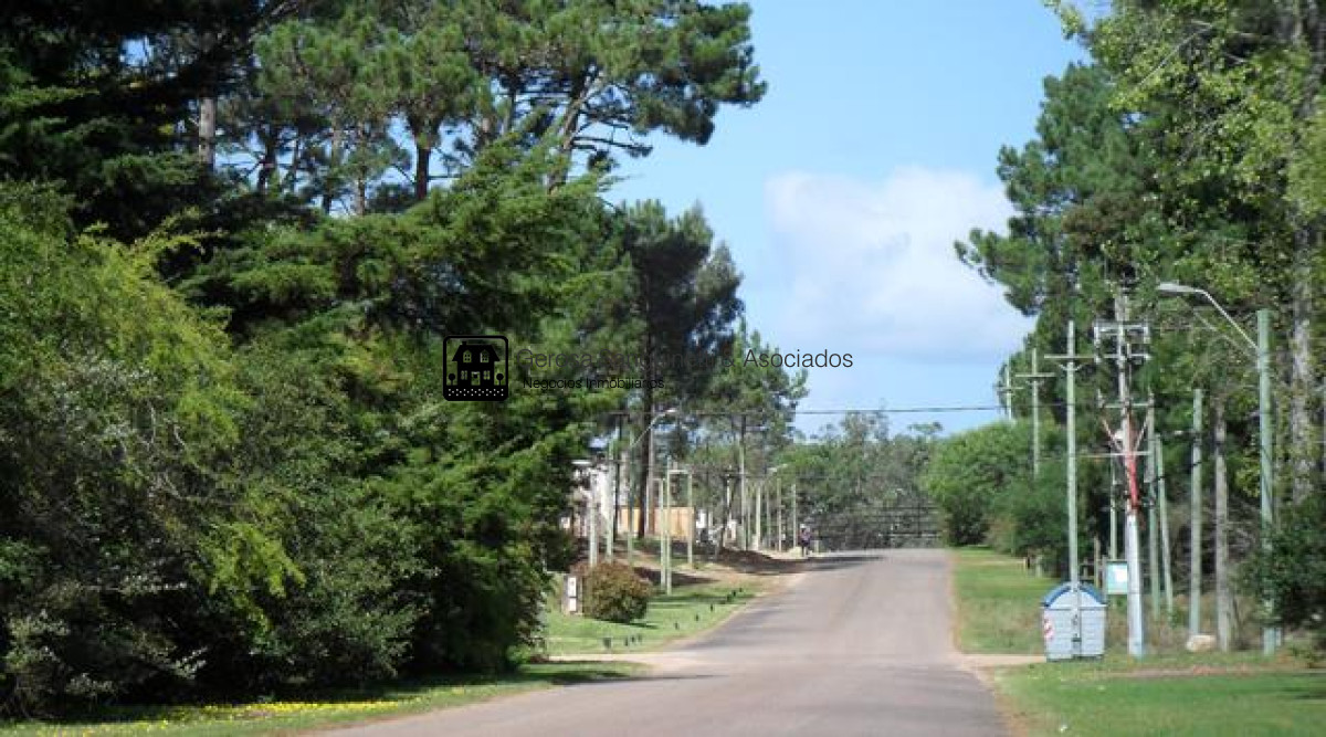 Terreno ID.1793 - Solares de 2150 metros cada uno con un frente de 26 mts