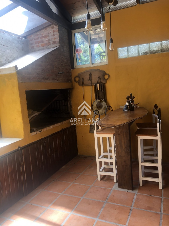 Casa ID.4396 - Casa en venta con 3 dormitorios, 3 baños o opción de oficina comercial