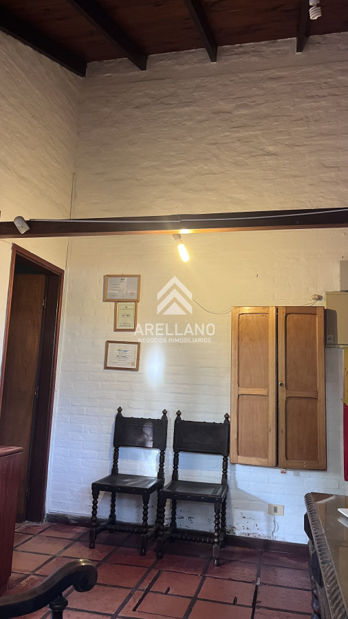 Casa ID.4396 - Casa en venta con 3 dormitorios, 3 baños o opción de oficina comercial