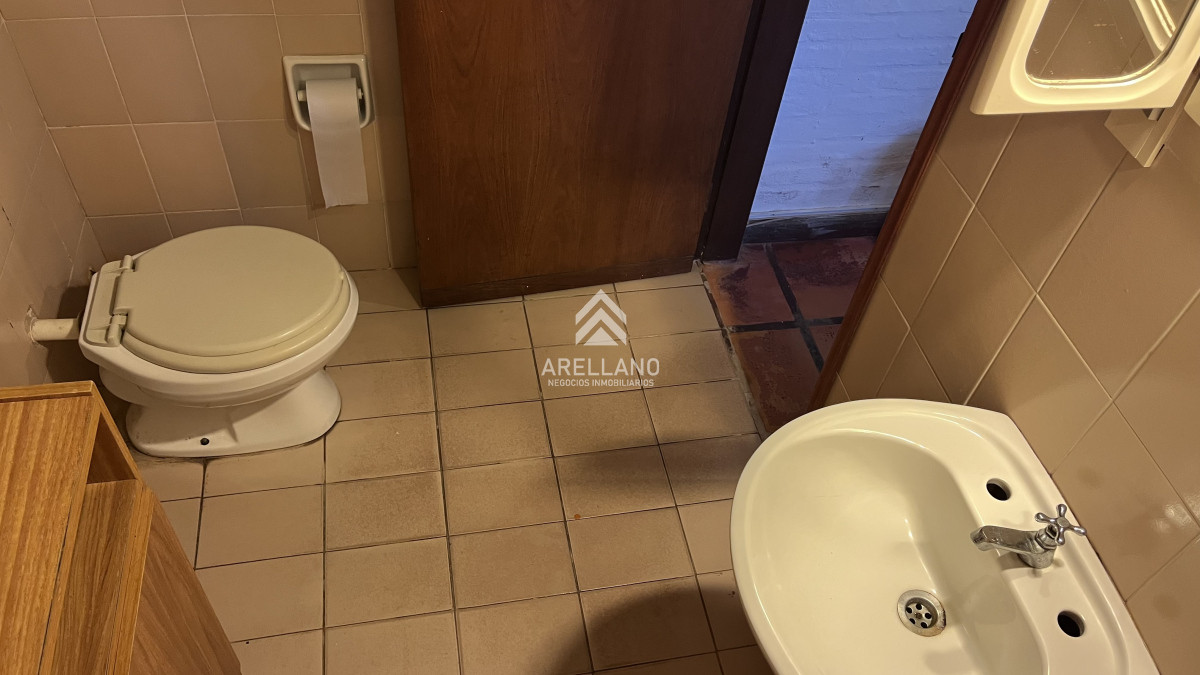 Casa ID.4396 - Casa en venta con 3 dormitorios, 3 baños o opción de oficina comercial