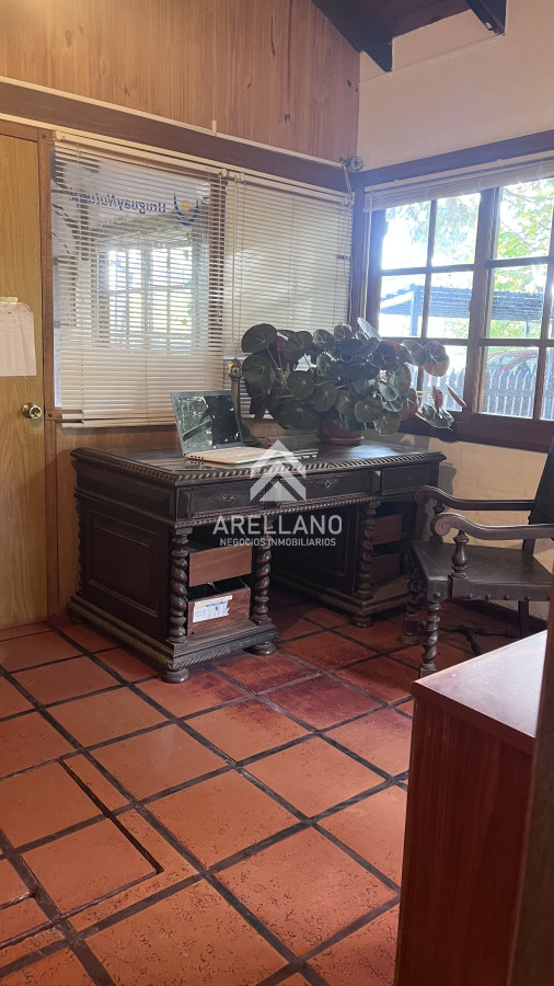 Casa ID.4396 - Casa en venta con 3 dormitorios, 3 baños o opción de oficina comercial