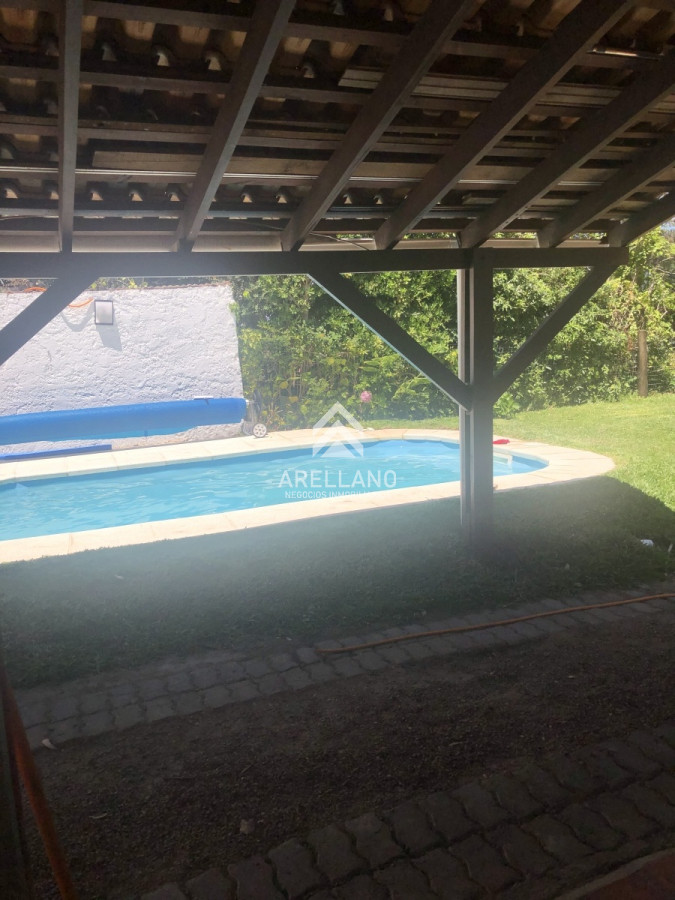 Casa ID.4396 - Casa en venta con 3 dormitorios, 3 baños o opción de oficina comercial