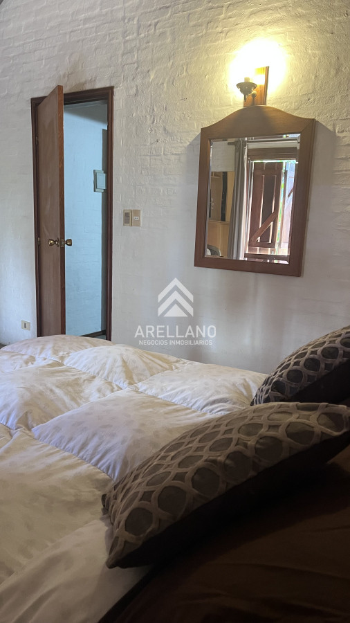 Casa ID.4396 - Casa en venta con 3 dormitorios, 3 baños o opción de oficina comercial