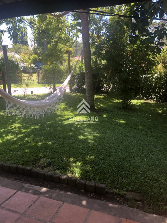 Casa ID.4396 - Casa en venta con 3 dormitorios, 3 baños o opción de oficina comercial