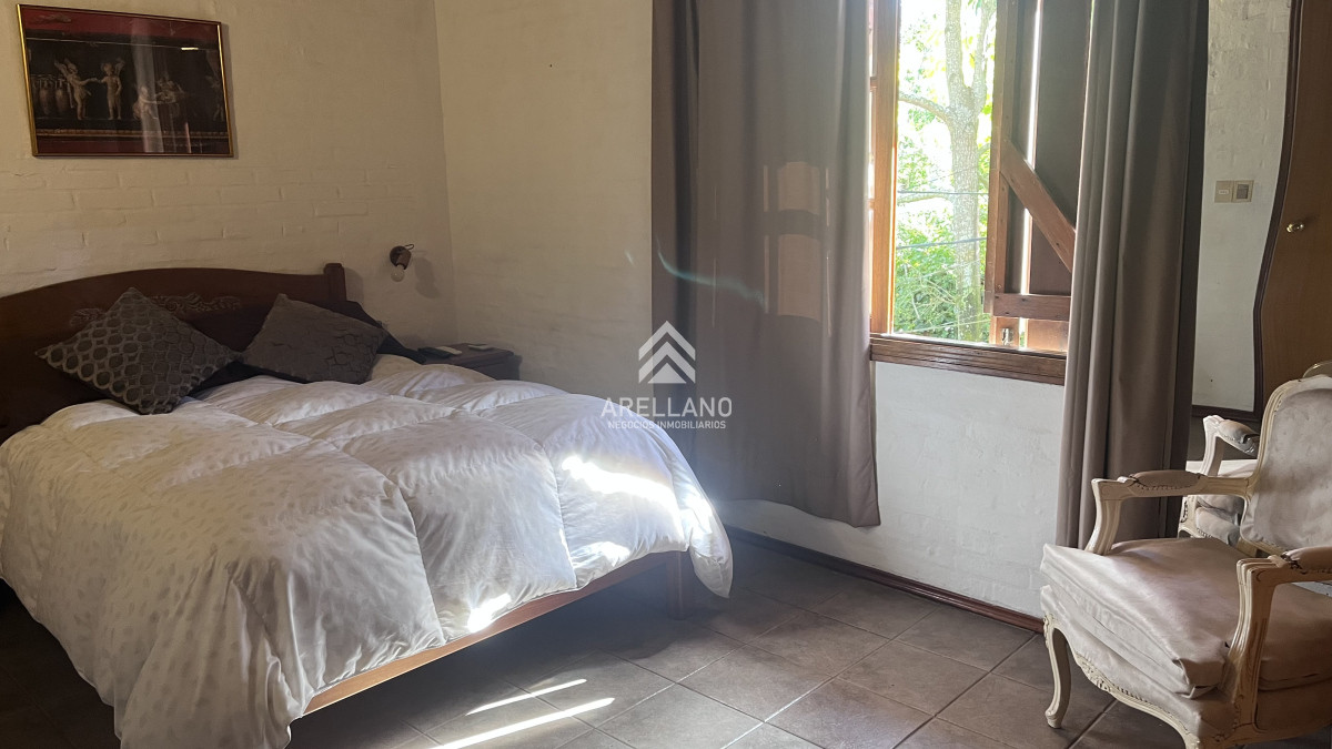 Casa ID.4396 - Casa en venta con 3 dormitorios, 3 baños o opción de oficina comercial