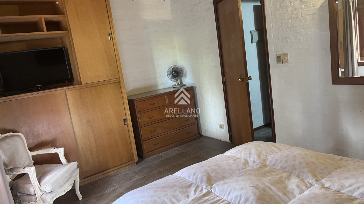 Casa ID.4396 - Casa en venta con 3 dormitorios, 3 baños o opción de oficina comercial