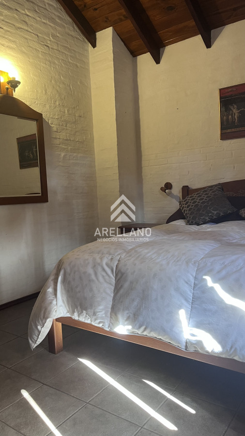 Casa ID.4396 - Casa en venta con 3 dormitorios, 3 baños o opción de oficina comercial