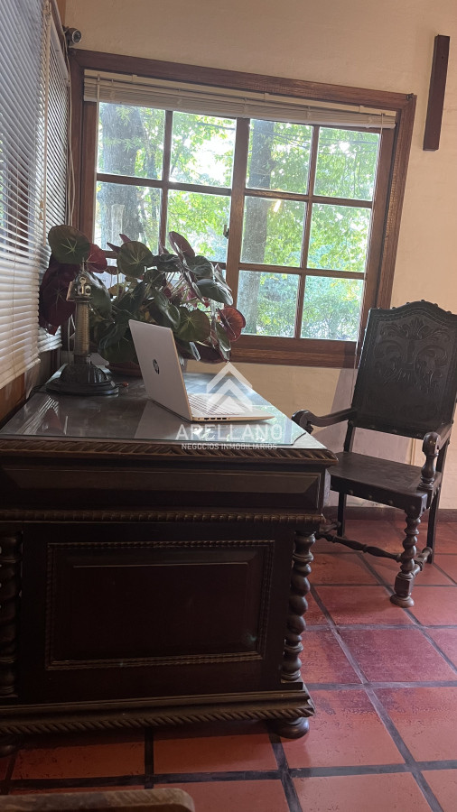 Casa ID.4396 - Casa en venta con 3 dormitorios, 3 baños o opción de oficina comercial