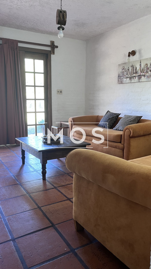 Casa ID.2729 - Casa en venta con 3 dorm. 3 baños o opción de oficina comercial