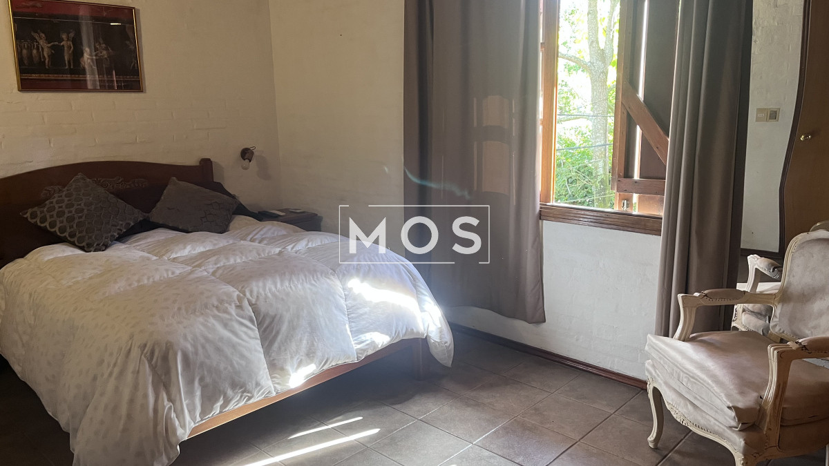 Casa ID.2729 - Casa en venta con 3 dorm. 3 baños o opción de oficina comercial