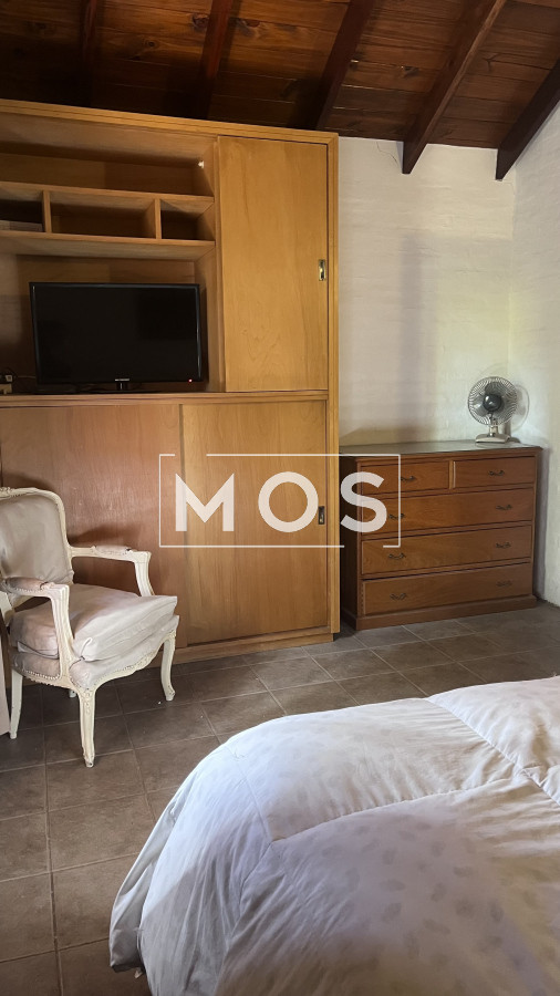 Casa ID.2729 - Casa en venta con 3 dorm. 3 baños o opción de oficina comercial