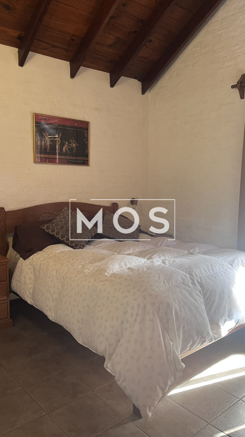 Casa ID.2729 - Casa en venta con 3 dorm. 3 baños o opción de oficina comercial