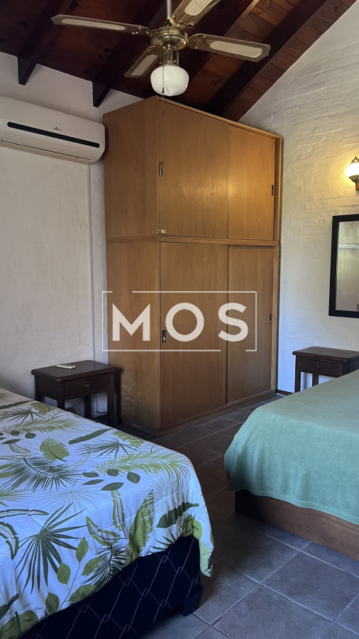 Casa ID.2729 - Casa en venta con 3 dorm. 3 baños o opción de oficina comercial
