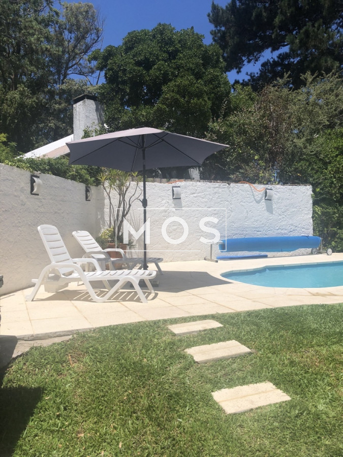 Casa ID.2729 - Casa en venta con 3 dorm. 3 baños o opción de oficina comercial