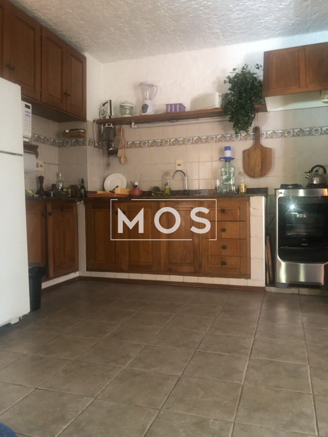 Casa ID.2729 - Casa en venta con 3 dorm. 3 baños o opción de oficina comercial