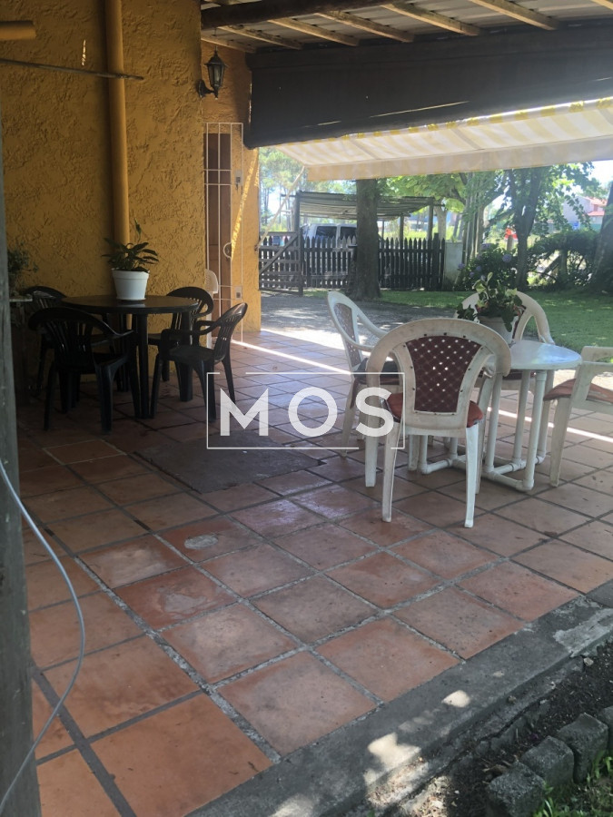 Casa ID.2729 - Casa en venta con 3 dorm. 3 baños o opción de oficina comercial