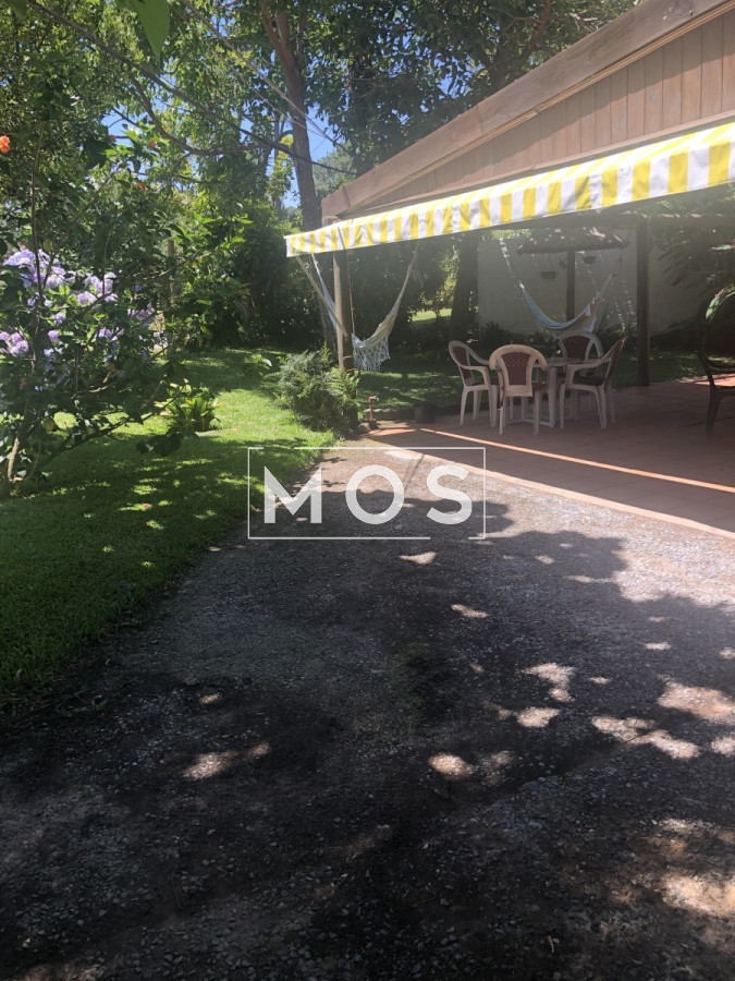 Casa ID.2729 - Casa en venta con 3 dorm. 3 baños o opción de oficina comercial
