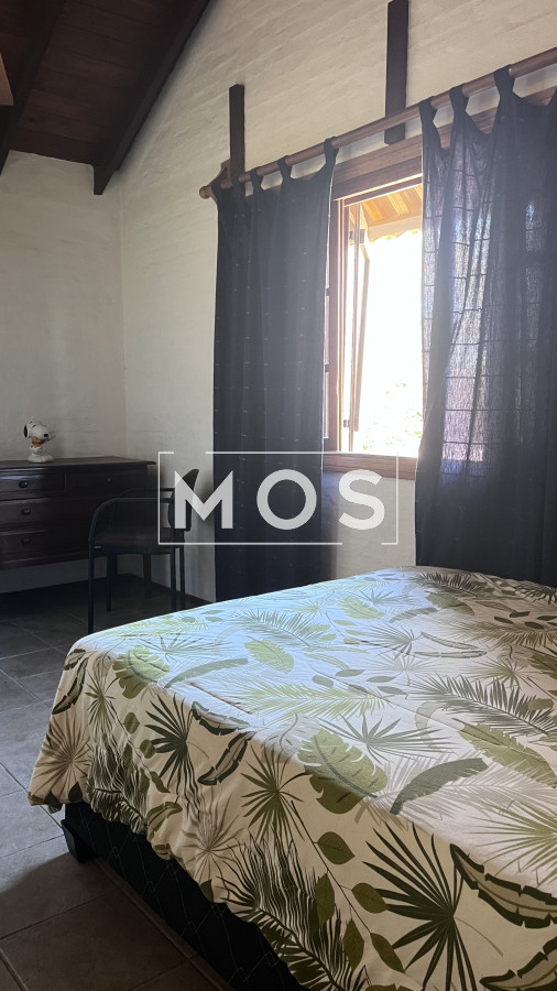 Casa ID.2729 - Casa en venta con 3 dorm. 3 baños o opción de oficina comercial