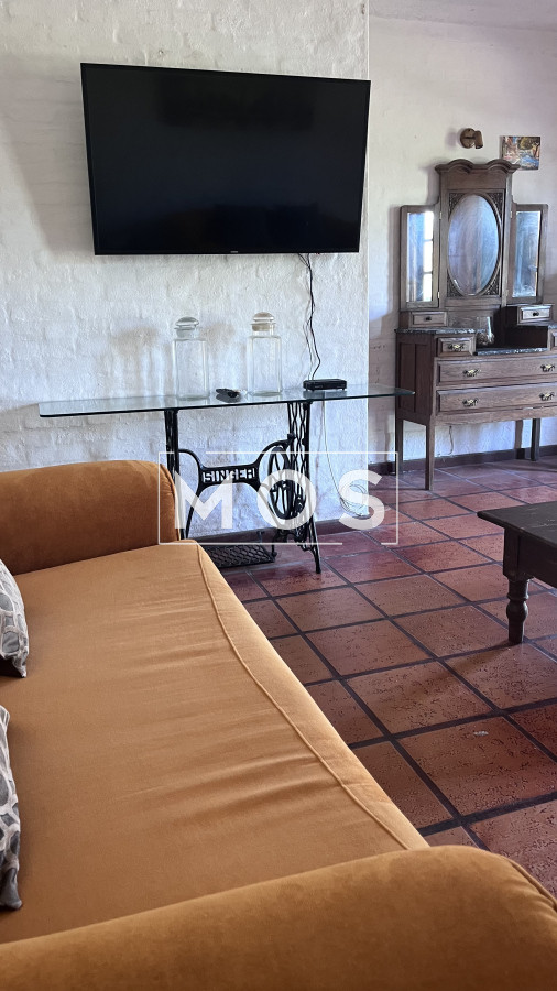 Casa ID.2729 - Casa en venta con 3 dorm. 3 baños o opción de oficina comercial