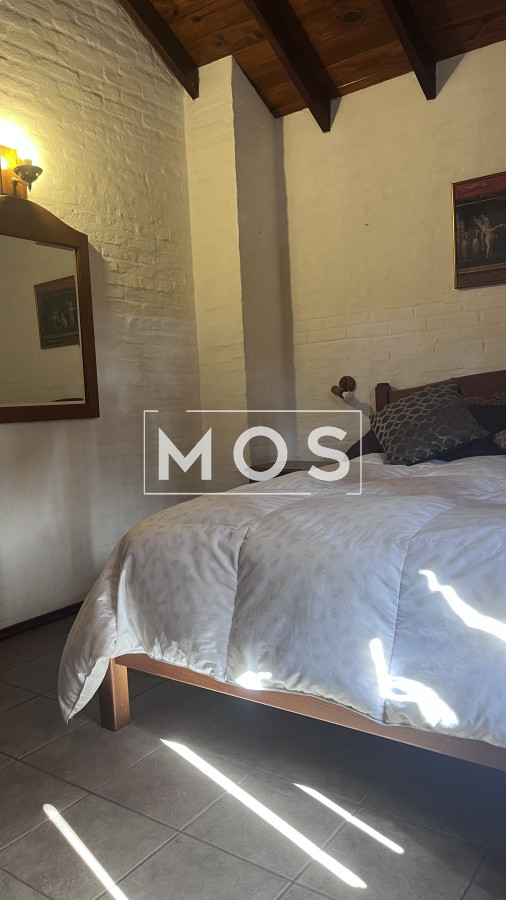 Casa ID.2729 - Casa en venta con 3 dorm. 3 baños o opción de oficina comercial