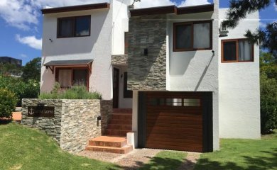 Hermosa propiedad con piscina en pda. 37. Alquila