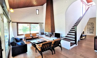 Casa en alquiler anual y venta, 4 dormitorios en PUNTA DEL ESTE, zona MANSA