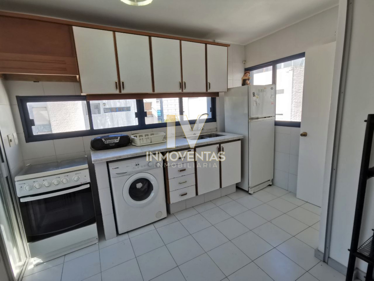 Apartamento ID.4292 - EN VENTA APARTAMENTO DE 2 DORMITORIOS Y GRAN TERRAZA- PUNTA DEL ESTE zona BRAVA