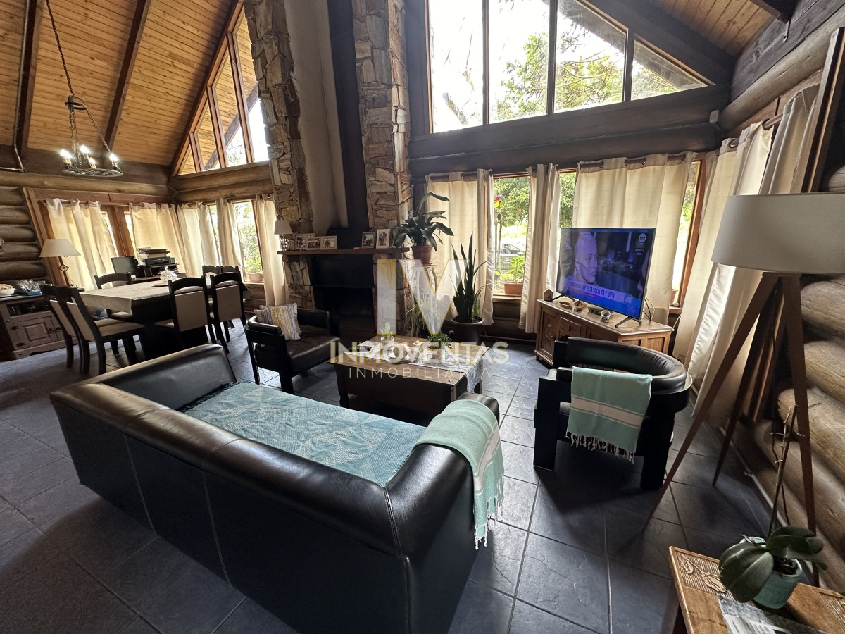 Casa ID.4069 - Casa en venta de 3 dormitorios-  Aidy Grill, Punta del Este