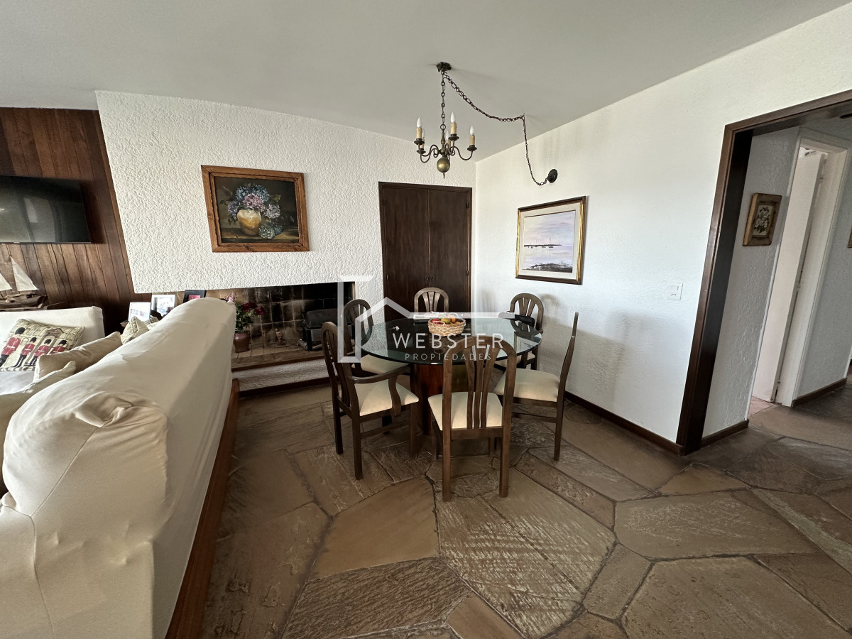 Apartamento ID.2052 - Apartamento en venta con vista de 3 dormitorios en Península de Punta Del Este 