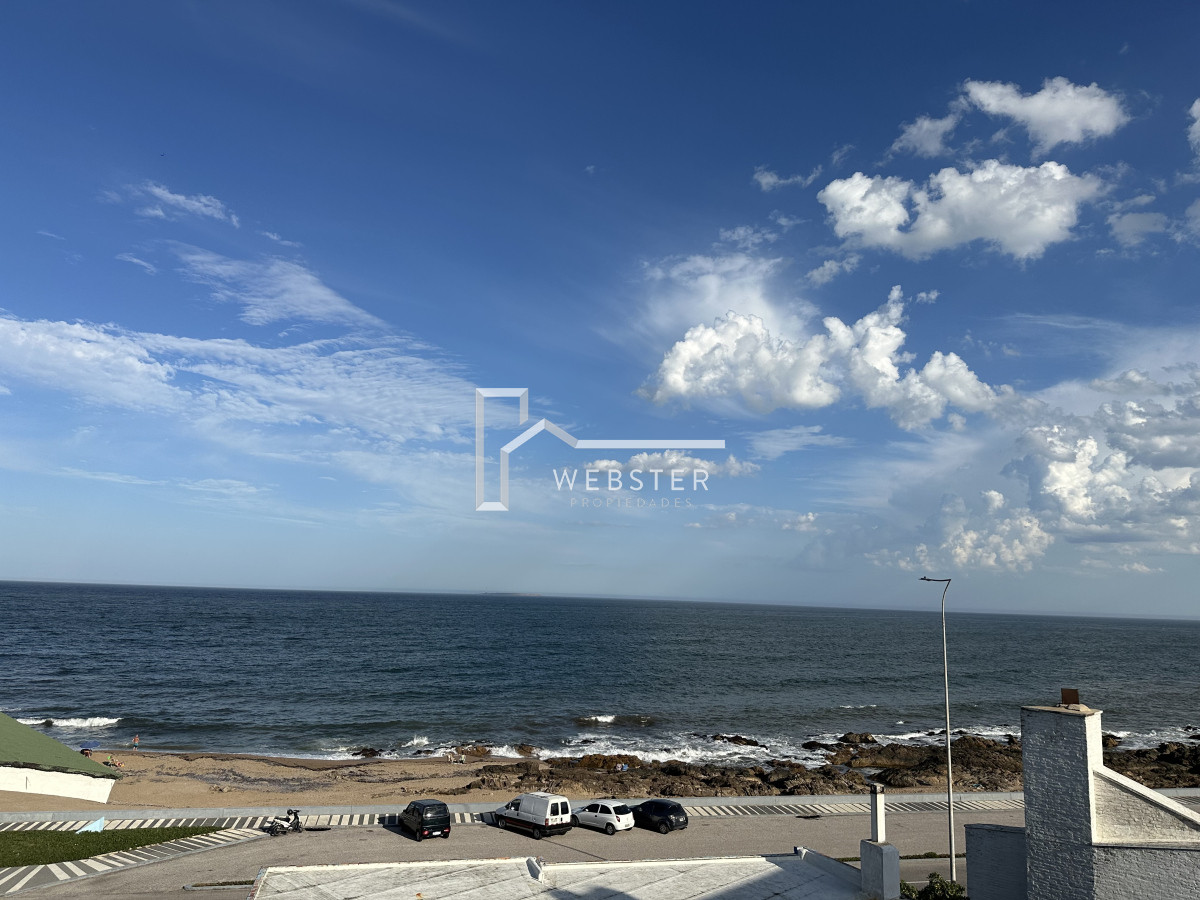 Apartamento ID.2052 - Apartamento en venta con vista de 3 dormitorios en Península de Punta Del Este 