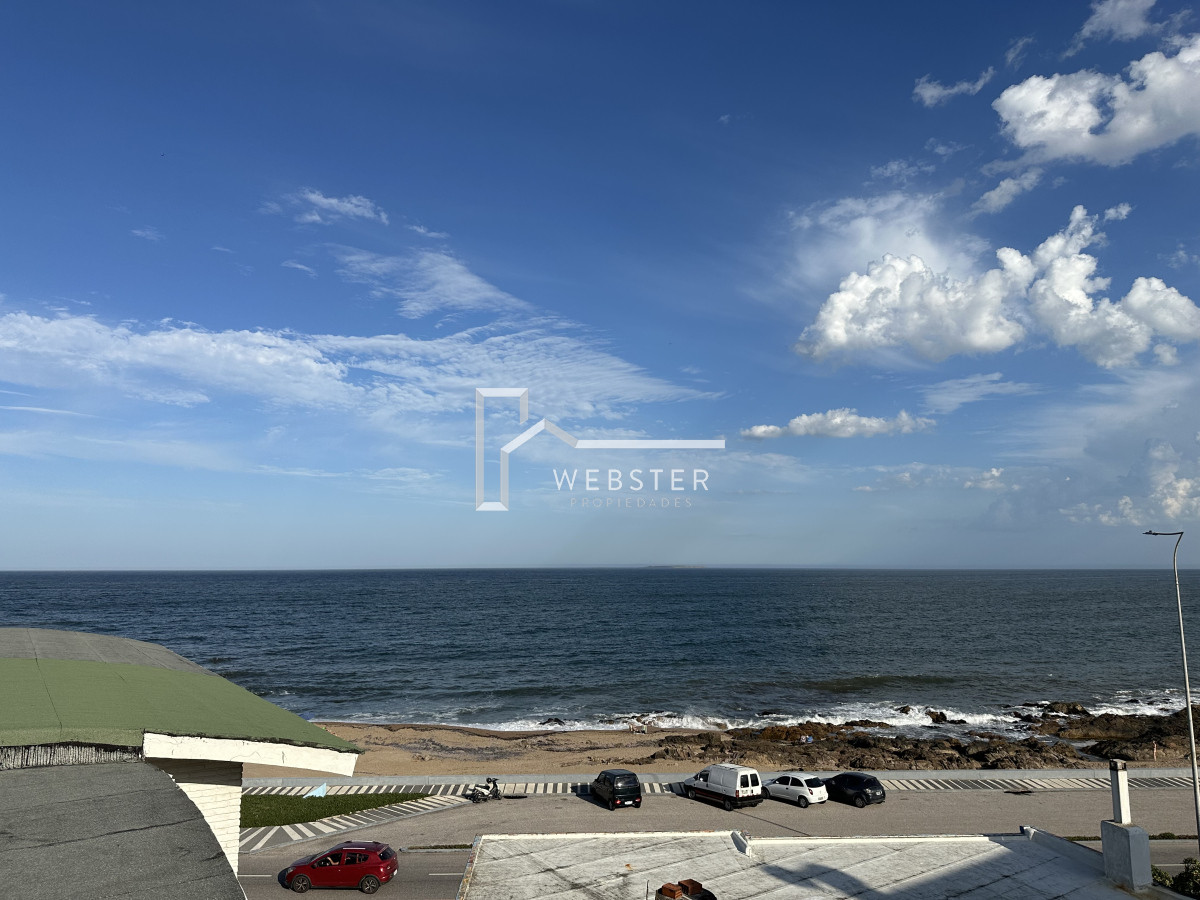 Apartamento ID.2052 - Apartamento en venta con vista de 3 dormitorios en Península de Punta Del Este 