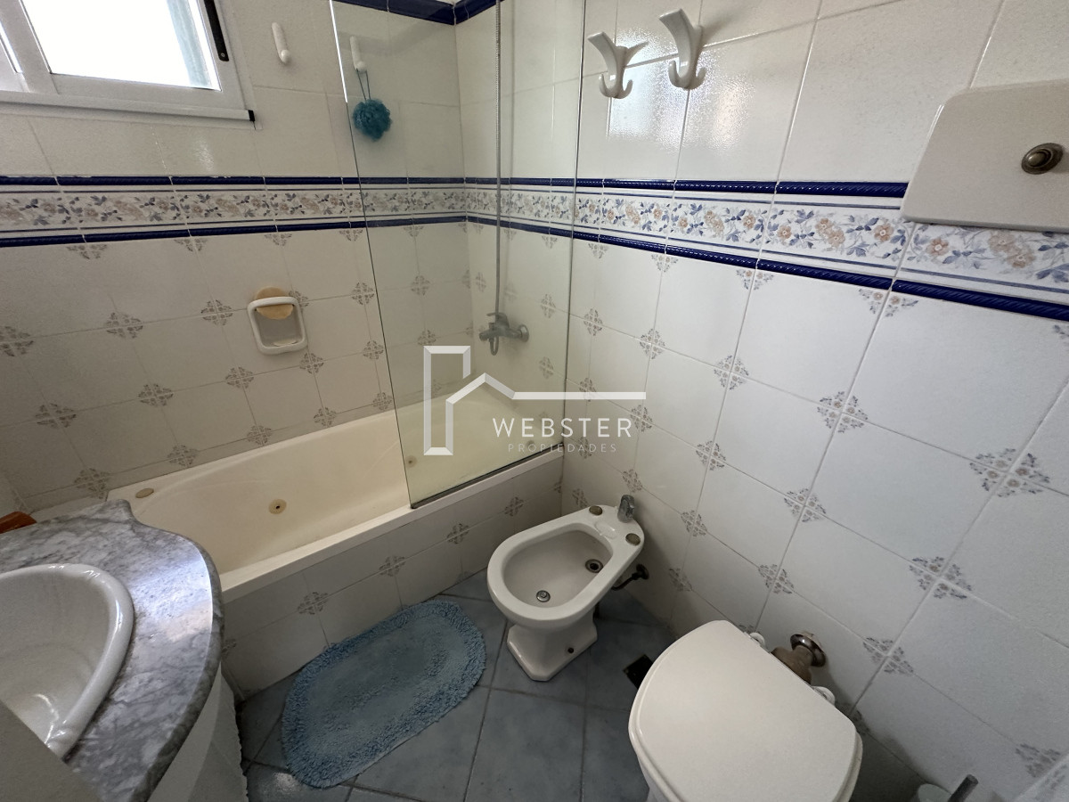 Apartamento ID.2052 - Apartamento en venta con vista de 3 dormitorios en Península de Punta Del Este 