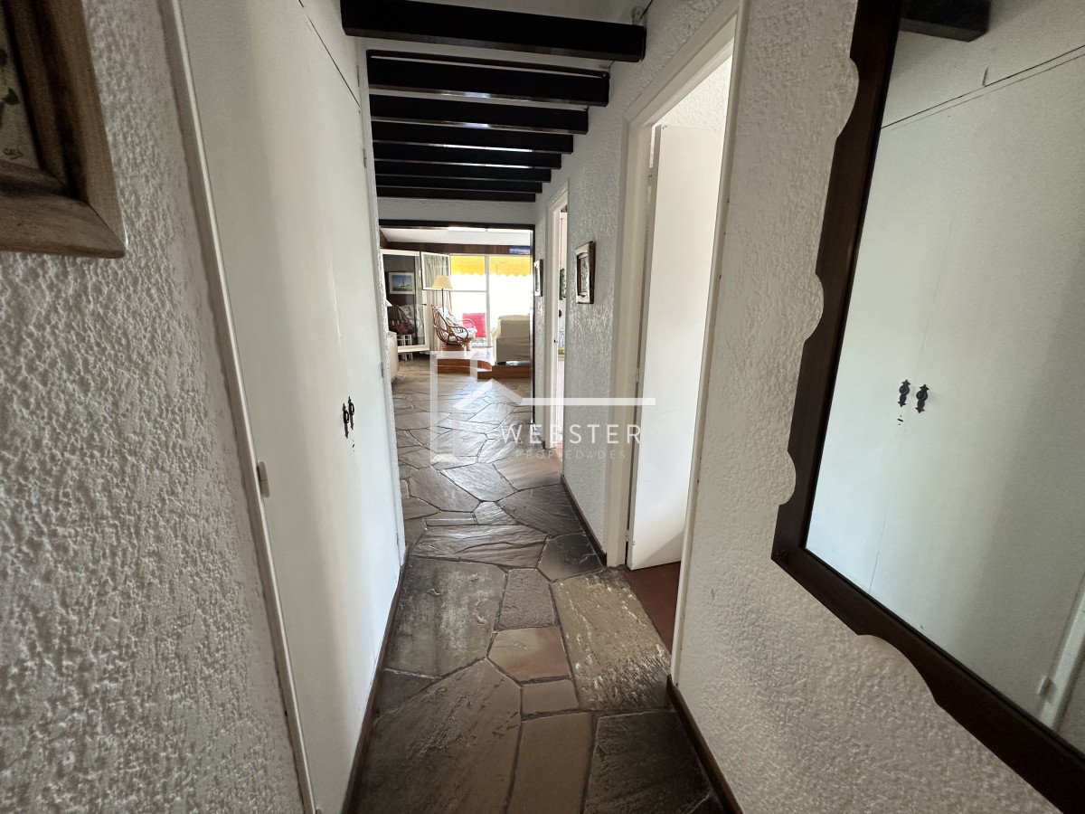 Apartamento ID.2052 - Apartamento en venta con vista de 3 dormitorios en Península de Punta Del Este 