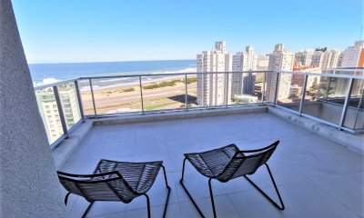 Excelente Penthouse en venta- 3 dormitorios en  zona BRAVA, Punta del este