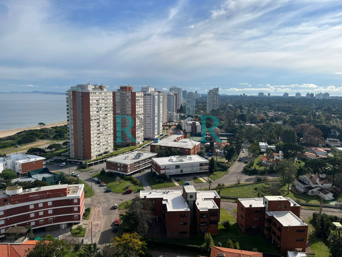 Apartamento ID.1025 - Apartamento en venta 2 dormitorios, zona Mansa en Punta del Este 