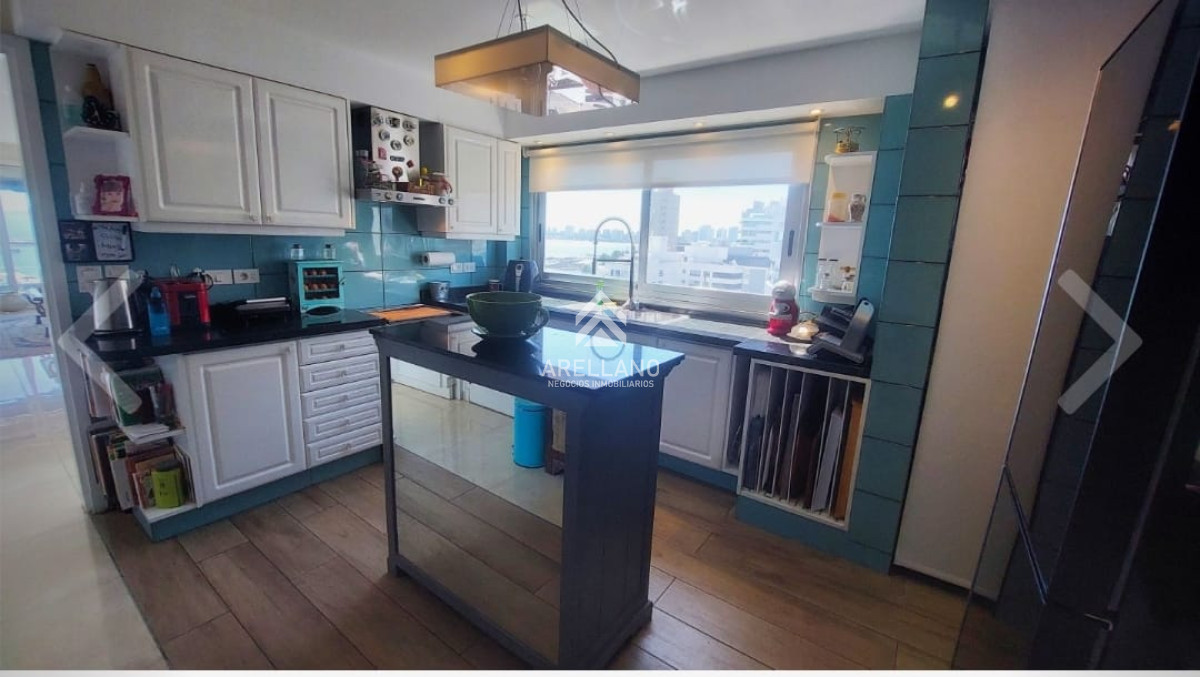 Apartamento ID.3275 - Venta apartamento 3 dormitorios, con gran vista en Península, Punta del Este