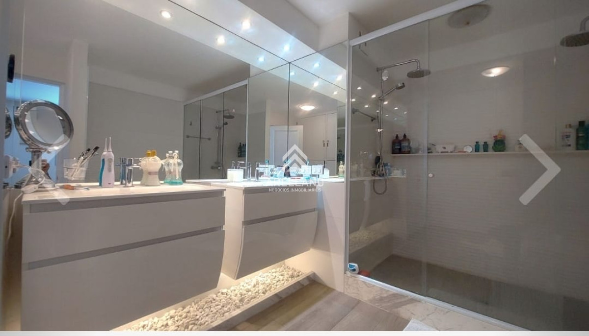 Apartamento ID.3275 - Venta apartamento 3 dormitorios, con gran vista en Península, Punta del Este