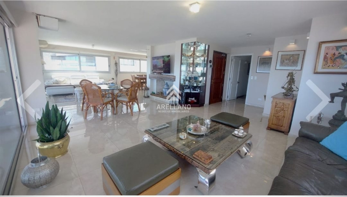 Apartamento ID.3275 - Venta apartamento 3 dormitorios, con gran vista en Península, Punta del Este